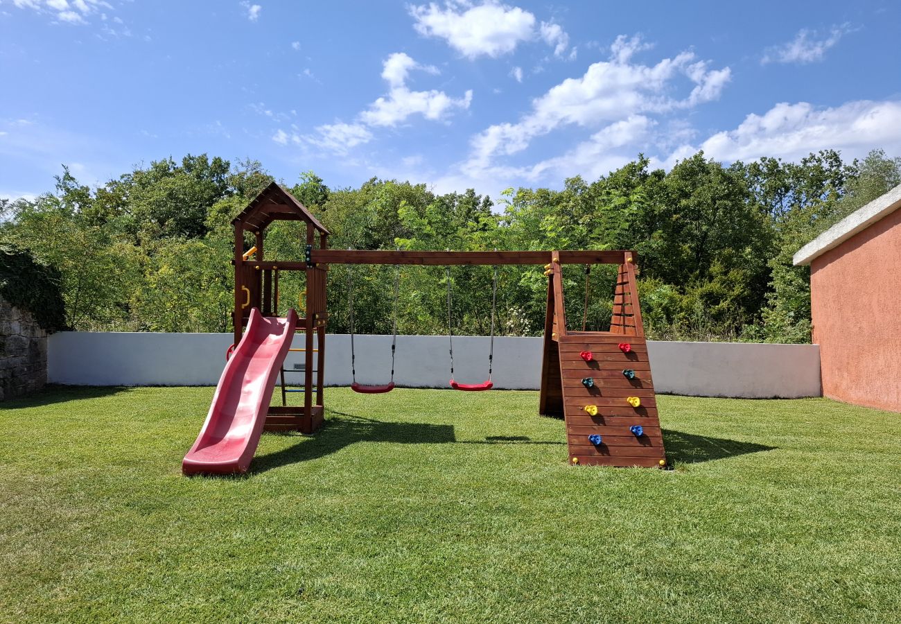 Villa in Rakalj - Wunderschöne Villa Prisedi mit privatem Pool