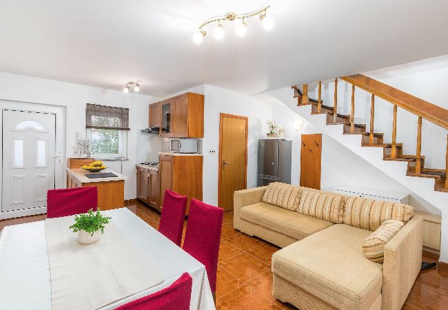 Ferienwohnung in Ližnjan - Charmantes Pool-Apartment Liznjan - Buneta Ferienwohnung in Ližnjan - Charmantes Pool-Apartment Liznjan - Buneta