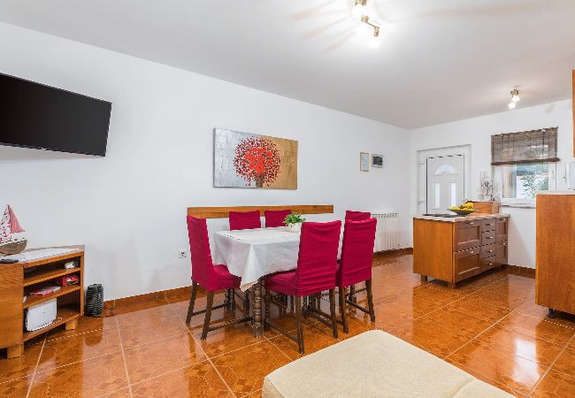 Ferienwohnung in Ližnjan - Charmantes Pool-Apartment Liznjan - Buneta Ferienwohnung in Ližnjan - Charmantes Pool-Apartment Liznjan - Buneta