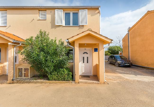 Ferienwohnung in Ližnjan - Charmantes Pool-Apartment Liznjan - Buneta Ferienwohnung in Ližnjan - Charmantes Pool-Apartment Liznjan - Buneta