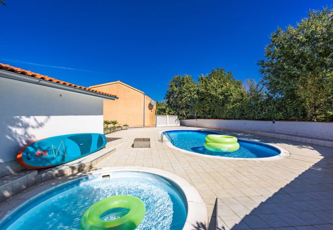 Ferienwohnung in Ližnjan - Charmantes Pool-Apartment Liznjan - Buneta Ferienwohnung in Ližnjan - Charmantes Pool-Apartment Liznjan - Buneta