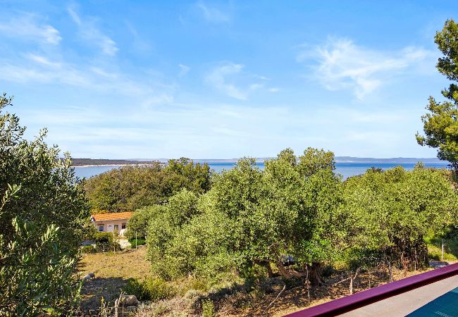 Ferienwohnung in Supetarska Draga - Anamar-Apartment mit drei Schlafzimmern.Meerblick Ferienwohnung in Supetarska Draga - Anamar-Apartment mit drei Schlafzimmern.Meerblick