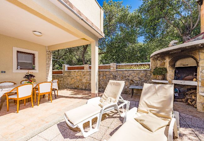 Ferienwohnung in Supetarska Draga - Anamar-Apartment mit drei Schlafzimmern.Meerblick Ferienwohnung in Supetarska Draga - Anamar-Apartment mit drei Schlafzimmern.Meerblick