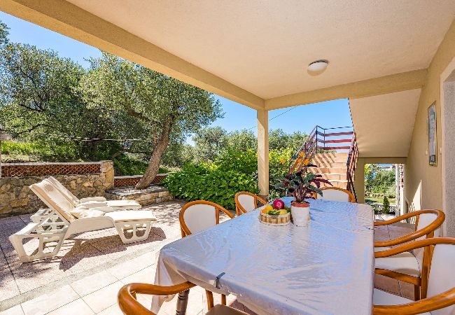 Ferienwohnung in Supetarska Draga - Anamar-Apartment mit drei Schlafzimmern.Meerblick Ferienwohnung in Supetarska Draga - Anamar-Apartment mit drei Schlafzimmern.Meerblick