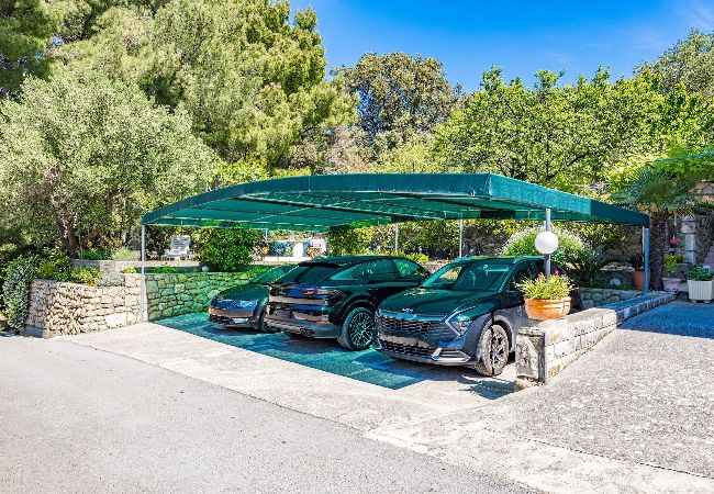 Ferienwohnung in Supetarska Draga - Anamar-Apartment mit drei Schlafzimmern.Meerblick Ferienwohnung in Supetarska Draga - Anamar-Apartment mit drei Schlafzimmern.Meerblick