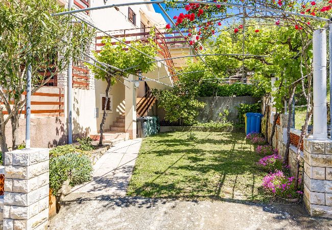 Ferienwohnung in Supetarska Draga - Anamar-Apartment mit einem Schlafzimmer,Meerblick Ferienwohnung in Supetarska Draga - Anamar-Apartment mit einem Schlafzimmer,Meerblick