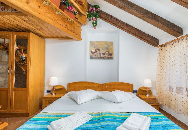 Ferienwohnung in Cres - Glückliches Inselleben - Lungomare Trieste Ferienwohnung in Cres - Glückliches Inselleben - Lungomare Trieste