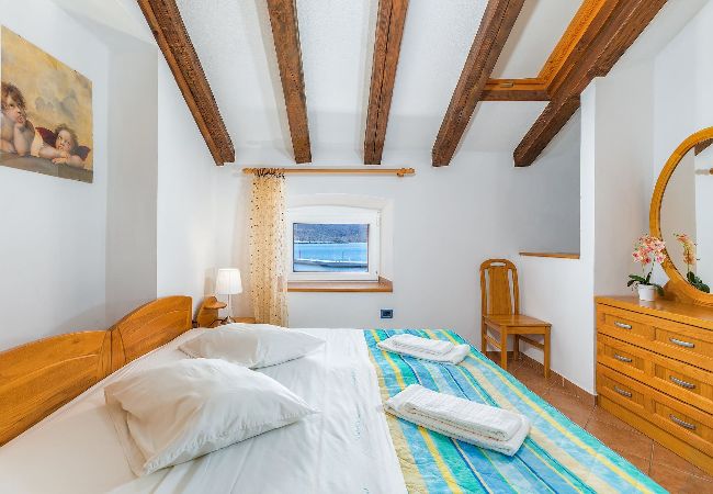 Ferienwohnung in Cres - Glückliches Inselleben - Lungomare Trieste Ferienwohnung in Cres - Glückliches Inselleben - Lungomare Trieste