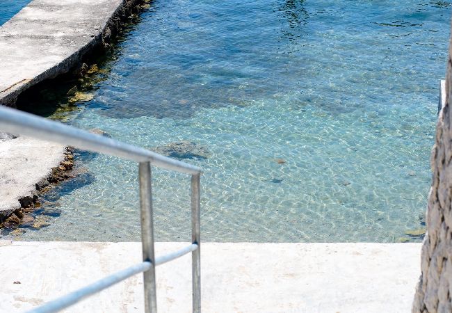 Ferienwohnung in Supetarska Draga - Villa Gulli - Apartment Blue mit Privatstrand Ferienwohnung in Supetarska Draga - Villa Gulli - Apartment Blue mit Privatstrand