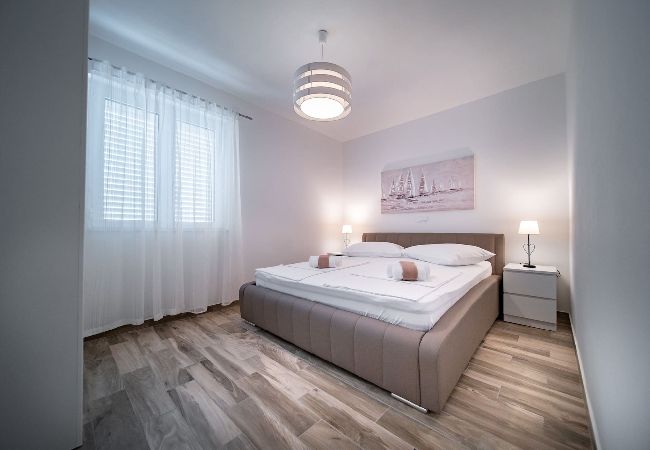 Ferienwohnung in Supetarska Draga - Villa Gulli - Apartment Blue mit Privatstrand Ferienwohnung in Supetarska Draga - Villa Gulli - Apartment Blue mit Privatstrand