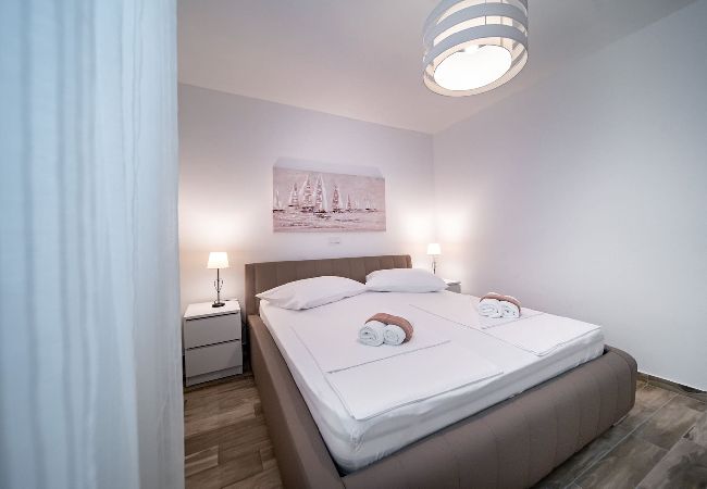 Ferienwohnung in Supetarska Draga - Villa Gulli - Apartment Blue mit Privatstrand Ferienwohnung in Supetarska Draga - Villa Gulli - Apartment Blue mit Privatstrand