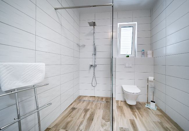 Ferienwohnung in Supetarska Draga - Villa Gulli - Apartment Blue mit Privatstrand Ferienwohnung in Supetarska Draga - Villa Gulli - Apartment Blue mit Privatstrand