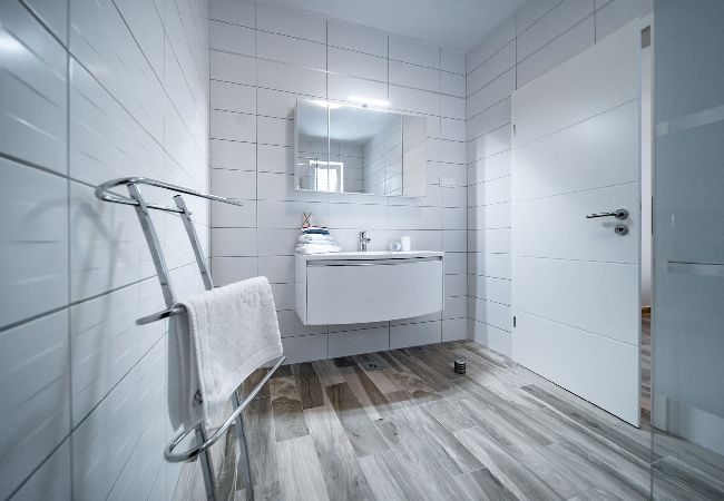 Ferienwohnung in Supetarska Draga - Villa Gulli - Apartment Blue mit Privatstrand Ferienwohnung in Supetarska Draga - Villa Gulli - Apartment Blue mit Privatstrand