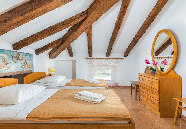 Ferienwohnung in Cres - Cres – Die glückliche Insel – Lungomare Varazdin Ferienwohnung in Cres - Cres – Die glückliche Insel – Lungomare Varazdin