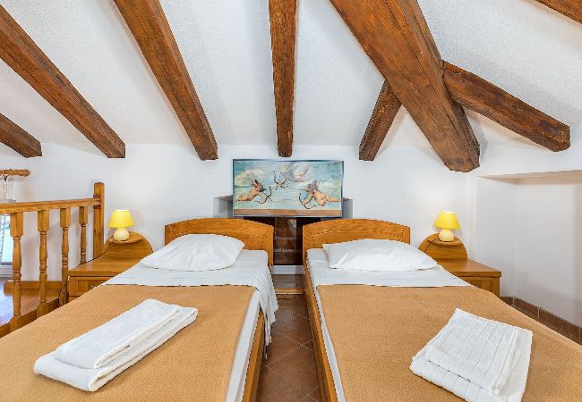 Ferienwohnung in Cres - Cres – Die glückliche Insel – Lungomare Varazdin Ferienwohnung in Cres - Cres – Die glückliche Insel – Lungomare Varazdin