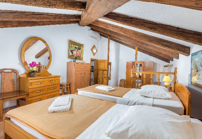 Ferienwohnung in Cres - Cres – Die glückliche Insel – Lungomare Varazdin Ferienwohnung in Cres - Cres – Die glückliche Insel – Lungomare Varazdin