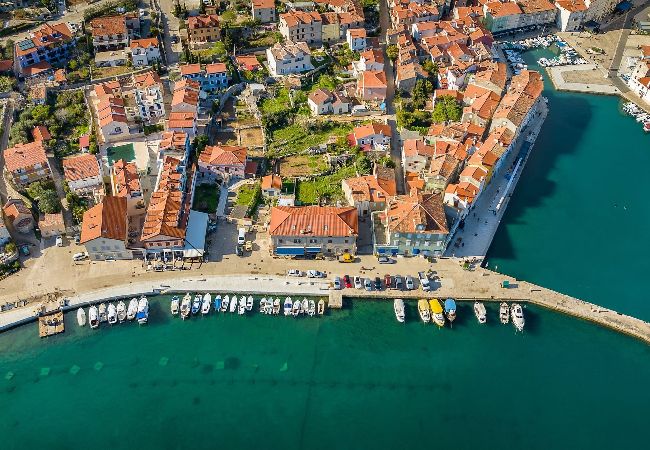 Ferienwohnung in Cres - Cres – Die glückliche Insel – Lungomare Varazdin Ferienwohnung in Cres - Cres – Die glückliche Insel – Lungomare Varazdin