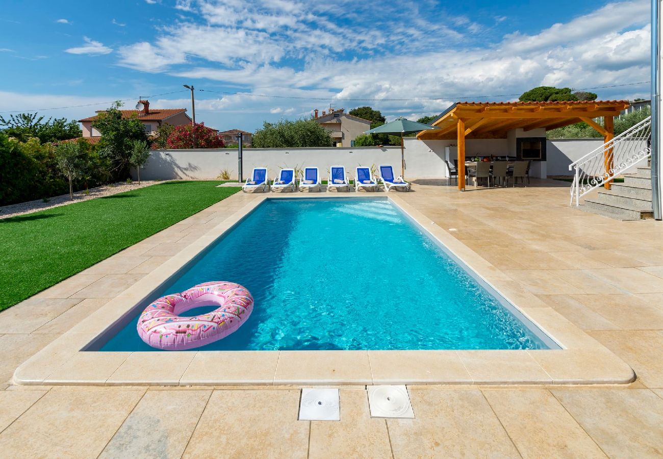 Villa in Kukci - Entspannende Villa in der Nähe von Porec - Susanne
