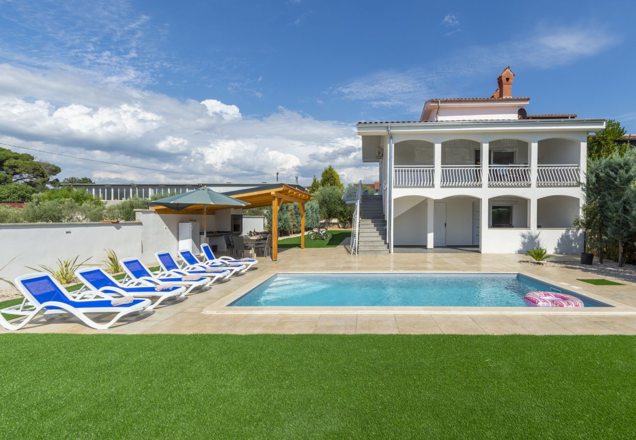 Villa in Kukci - Entspannende Villa in der Nähe von Porec - Susanne