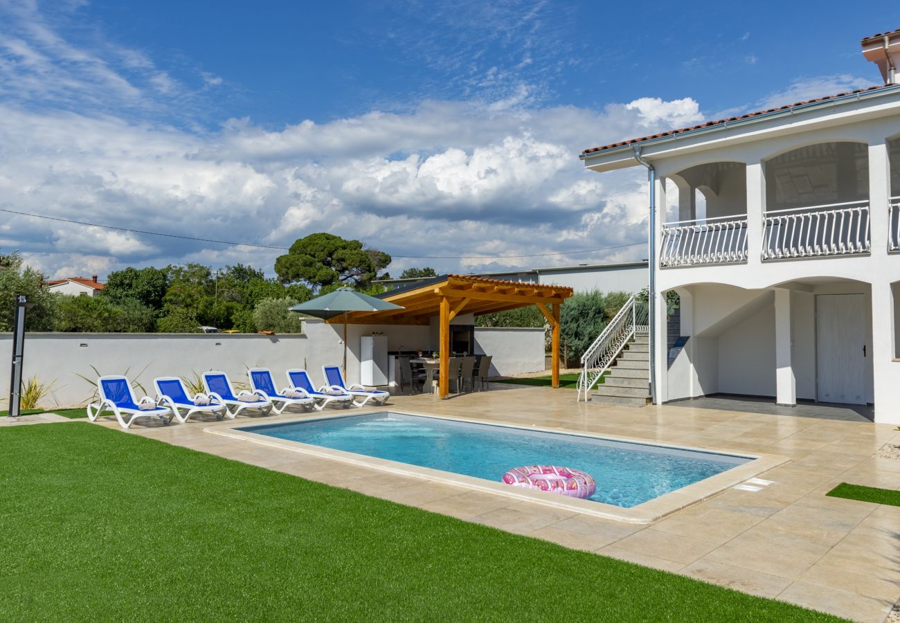 Villa in Kukci - Entspannende Villa in der Nähe von Porec - Susanne