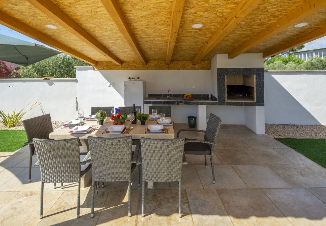 Villa in Kukci - Entspannende Villa in der Nähe von Porec - Susanne