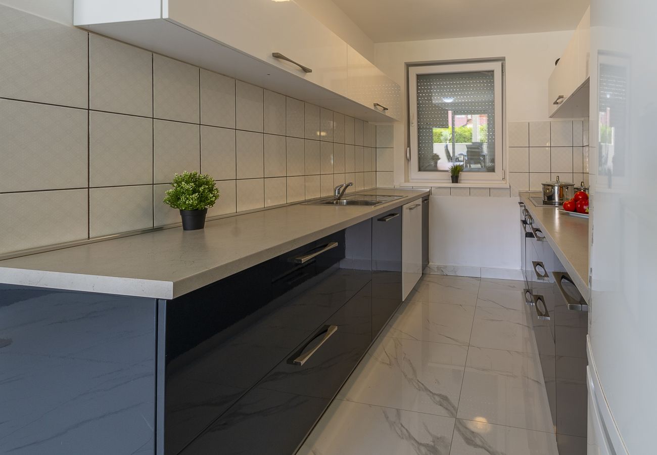 Villa in Kukci - Entspannende Villa in der Nähe von Porec - Susanne