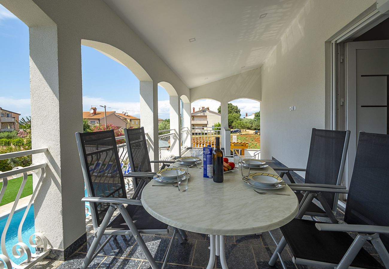 Villa in Kukci - Entspannende Villa in der Nähe von Porec - Susanne