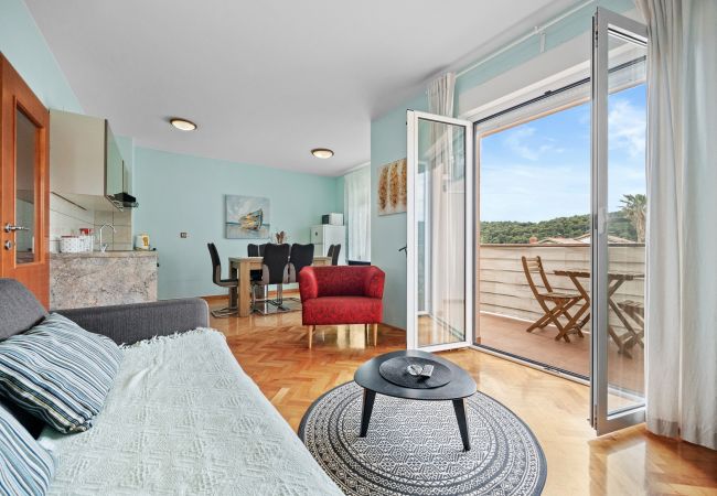 Ferienwohnung in Kampor - Meerblick, Familienurlaub – FeWo Neda Ruzmarin Ferienwohnung in Kampor - Meerblick, Familienurlaub – FeWo Neda Ruzmarin