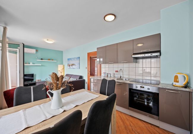 Ferienwohnung in Kampor - Meerblick, Familienurlaub – FeWo Neda Ruzmarin Ferienwohnung in Kampor - Meerblick, Familienurlaub – FeWo Neda Ruzmarin