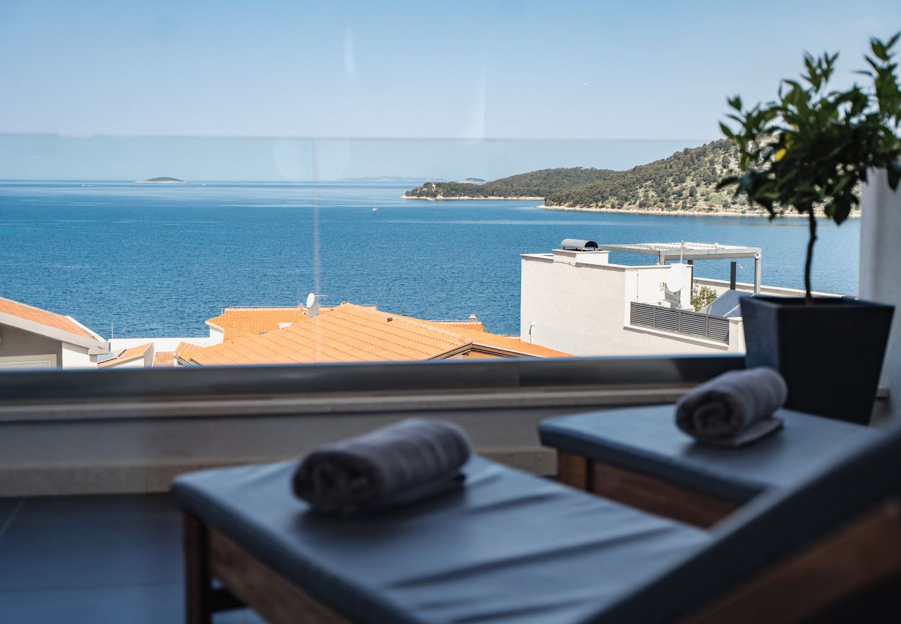 Villa in Ražanj - Villa Miracle - Haus mit drei Schlafzimmern und Swimmingpool