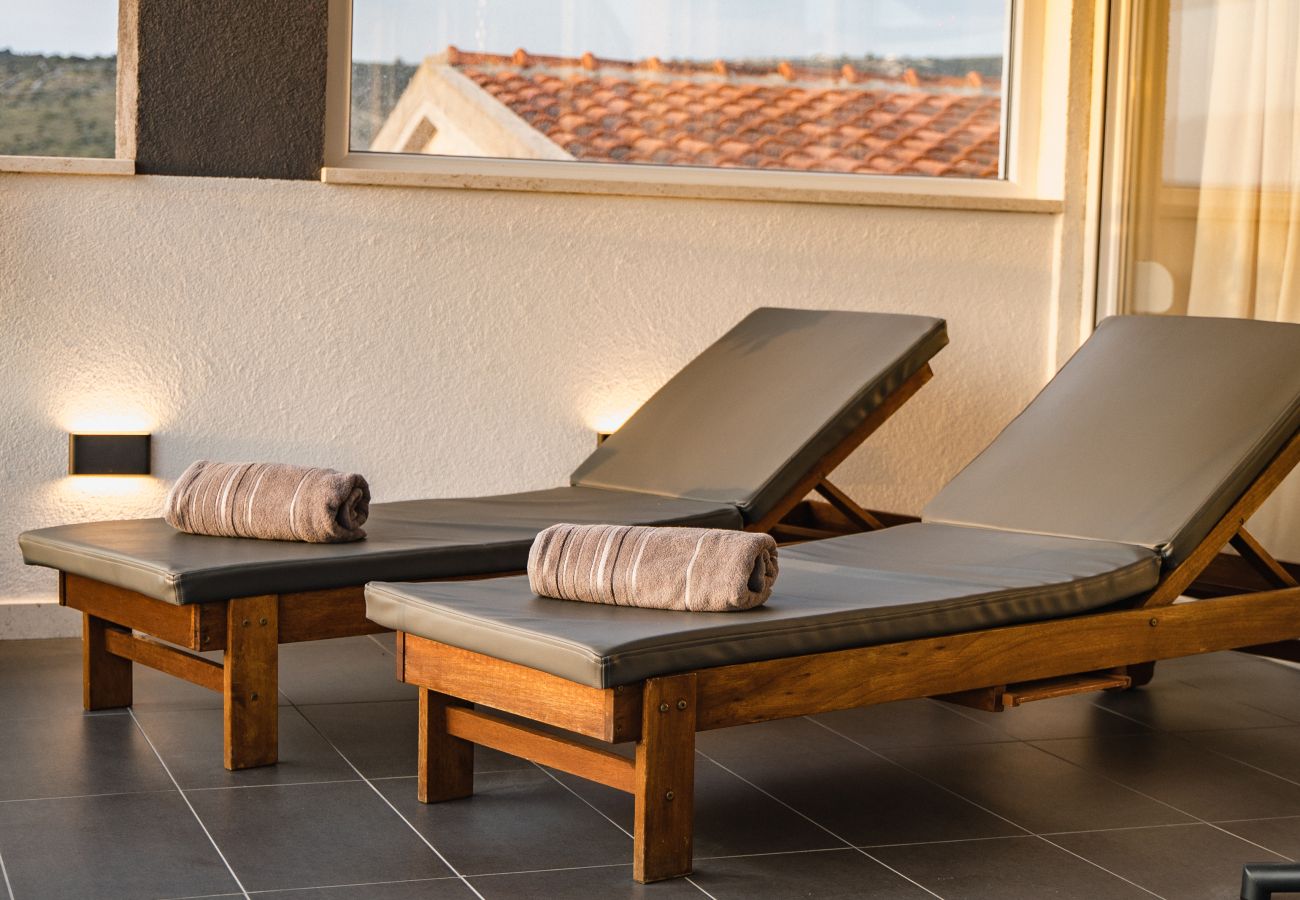 Villa in Ražanj - Villa Miracle - Haus mit drei Schlafzimmern und Swimmingpool