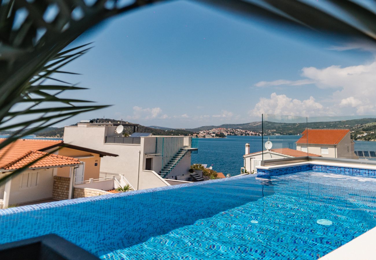 Villa in Ražanj - Villa Miracle - Haus mit drei Schlafzimmern und Swimmingpool