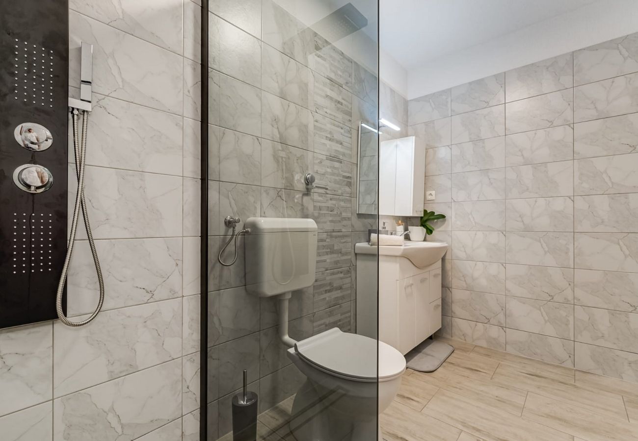 Ferienwohnung in Karlobag - Apartments Rina - Apartment mit einem Schlafzimmer und Meerblick A1