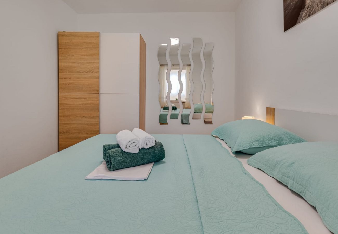 Ferienwohnung in Karlobag - Apartments Rina - Apartment mit einem Schlafzimmer und Meerblick A1