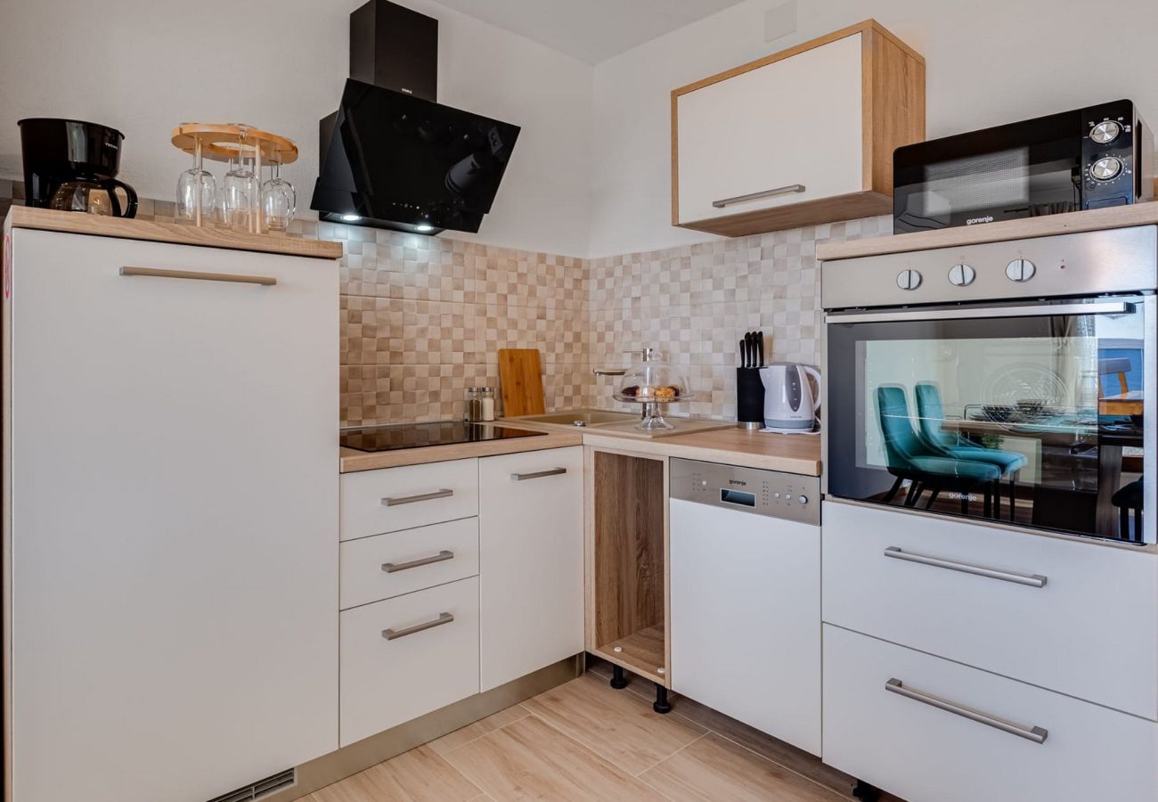 Ferienwohnung in Karlobag - Apartments Rina - Apartment mit einem Schlafzimmer und Meerblick A1