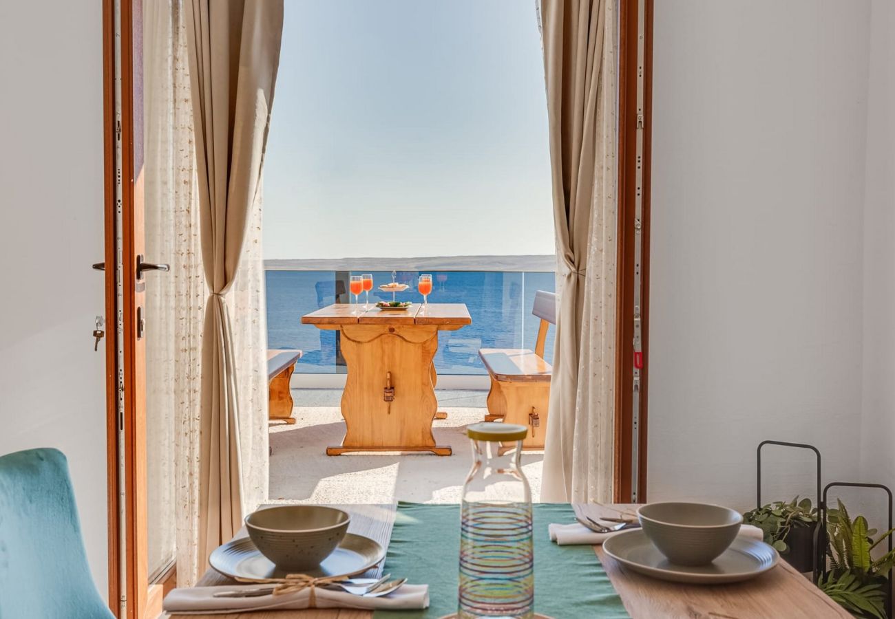 Ferienwohnung in Karlobag - Apartments Rina - Apartment mit einem Schlafzimmer und Meerblick A1