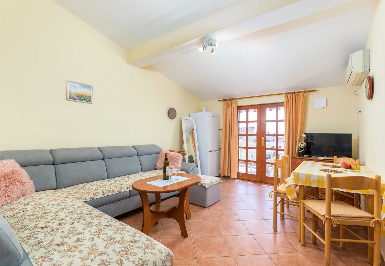 Ferienwohnung in Fažana - Wohnung in Fažana in Strandnähe