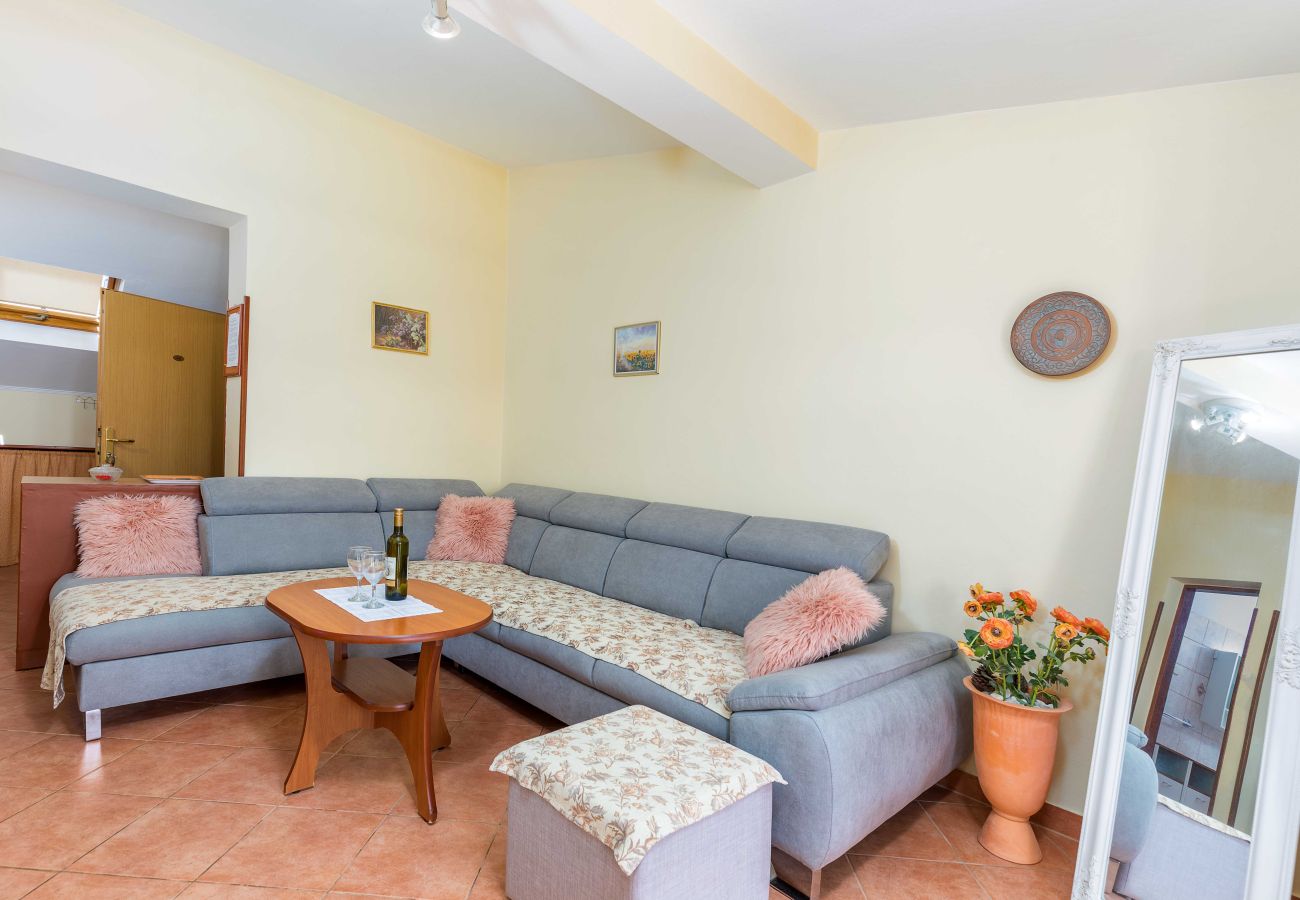 Ferienwohnung in Fažana - Wohnung in Fažana in Strandnähe