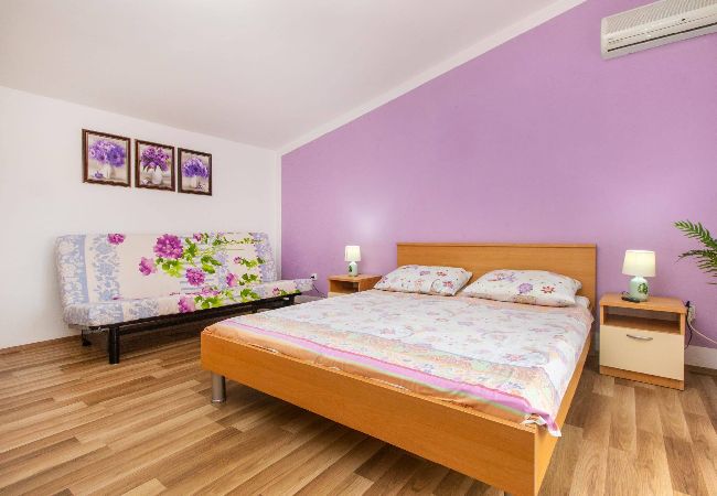 Ferienwohnung in Tribunj - Apartments Alaga - B4+2  Ferienwohnung in Tribunj - Apartments Alaga - B4+2