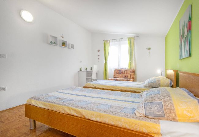 Ferienwohnung in Tribunj - Apartments Alaga - B4+2  Ferienwohnung in Tribunj - Apartments Alaga - B4+2