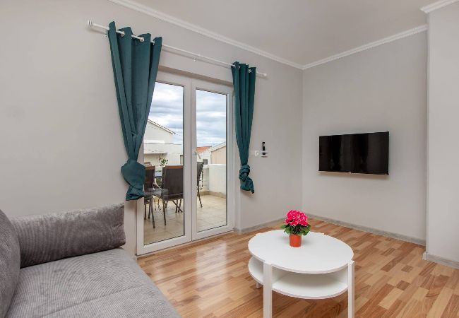 Ferienwohnung in Tribunj - Apartments Alaga - A1  Ferienwohnung in Tribunj - Apartments Alaga - A1