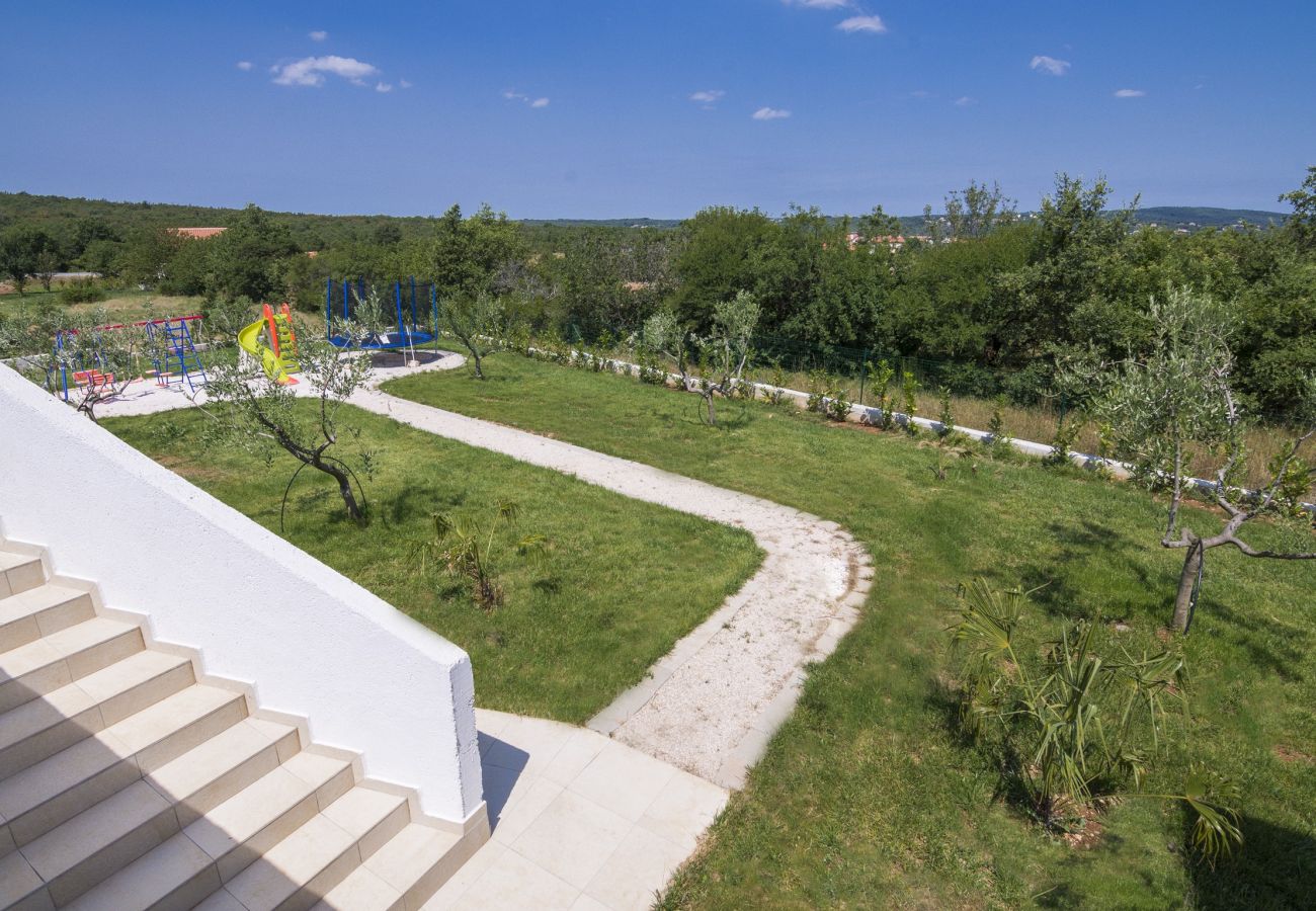 Villa in Kapelica - Wunderschönes Villa Lands mit privatem Pool