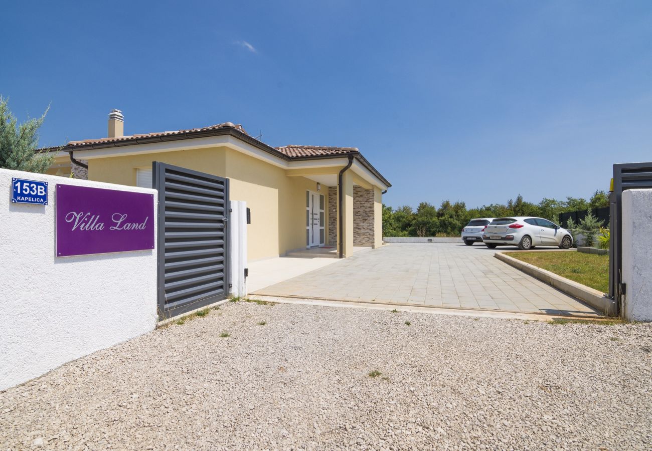 Villa in Kapelica - Wunderschönes Villa Lands mit privatem Pool