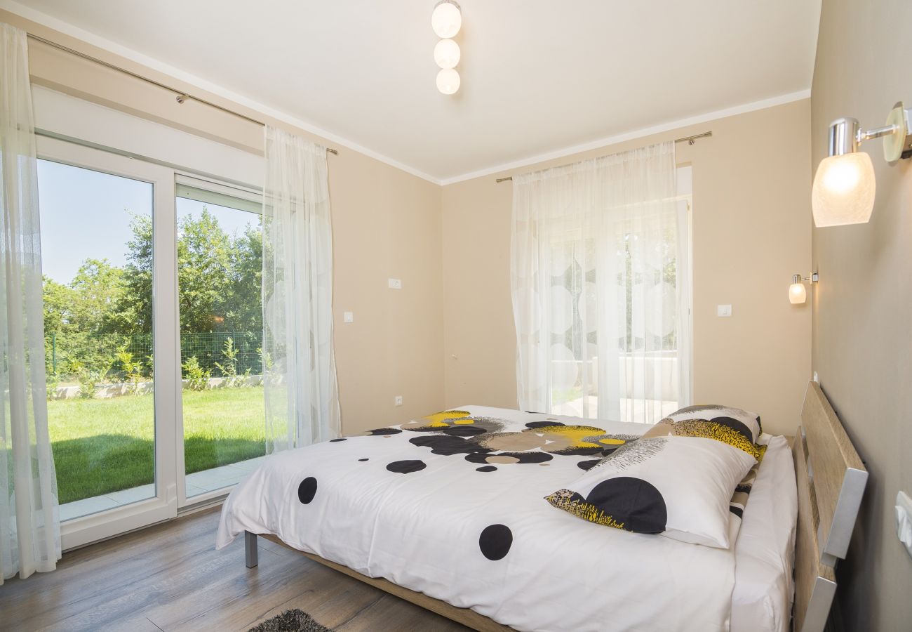 Villa in Kapelica - Wunderschönes Villa Lands mit privatem Pool