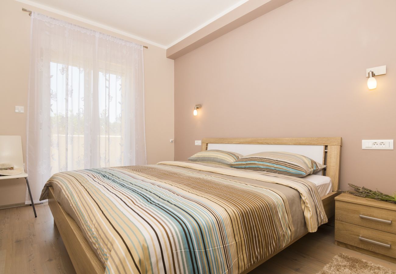 Villa in Kapelica - Wunderschönes Villa Lands mit privatem Pool