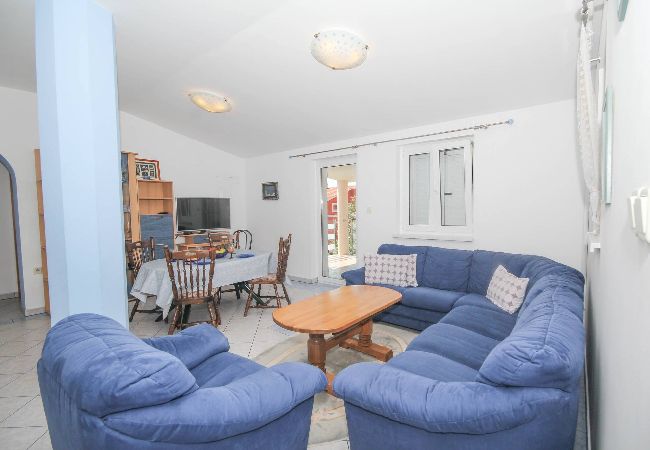 Ferienwohnung in Tribunj - Apartment Mara - Apartment mit zwei Schlafzimmern Ferienwohnung in Tribunj - Apartment Mara - Apartment mit zwei Schlafzimmern