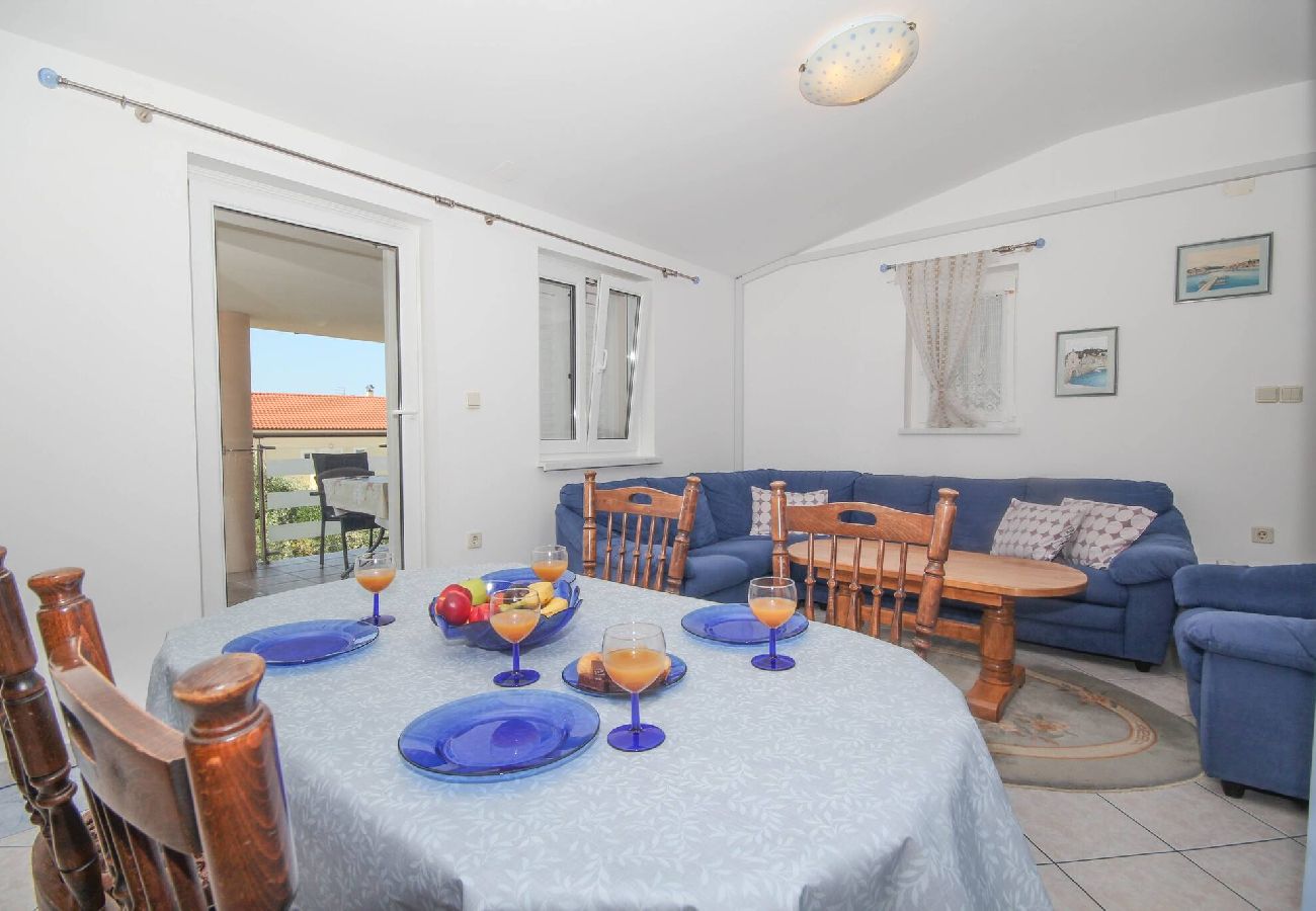 Ferienwohnung in Tribunj - Apartment Mara - Apartment mit zwei Schlafzimmern