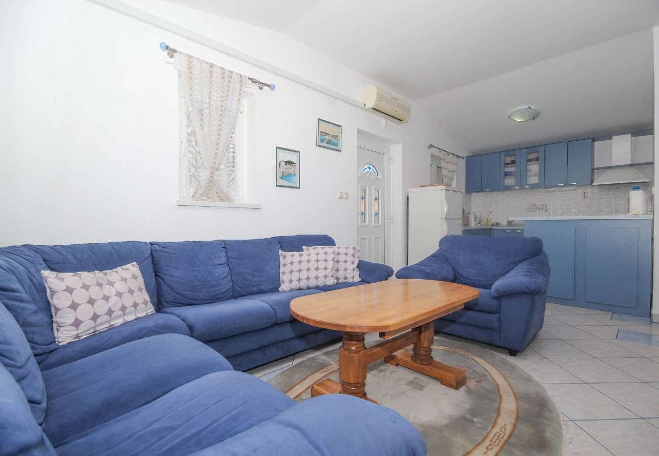 Ferienwohnung in Tribunj - Apartment Mara - Apartment mit zwei Schlafzimmern
