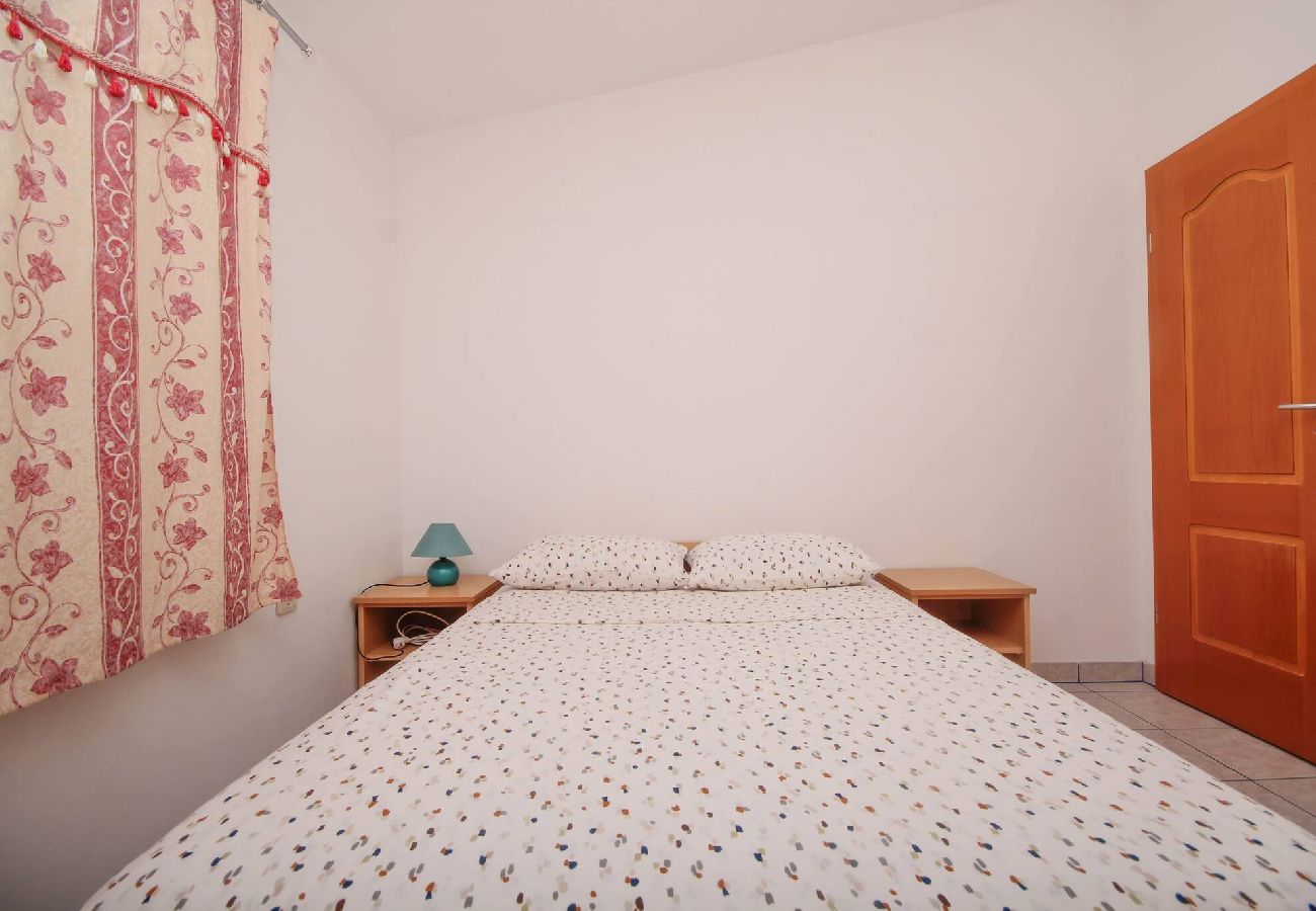 Ferienwohnung in Tribunj - Apartment Mara - Apartment mit zwei Schlafzimmern