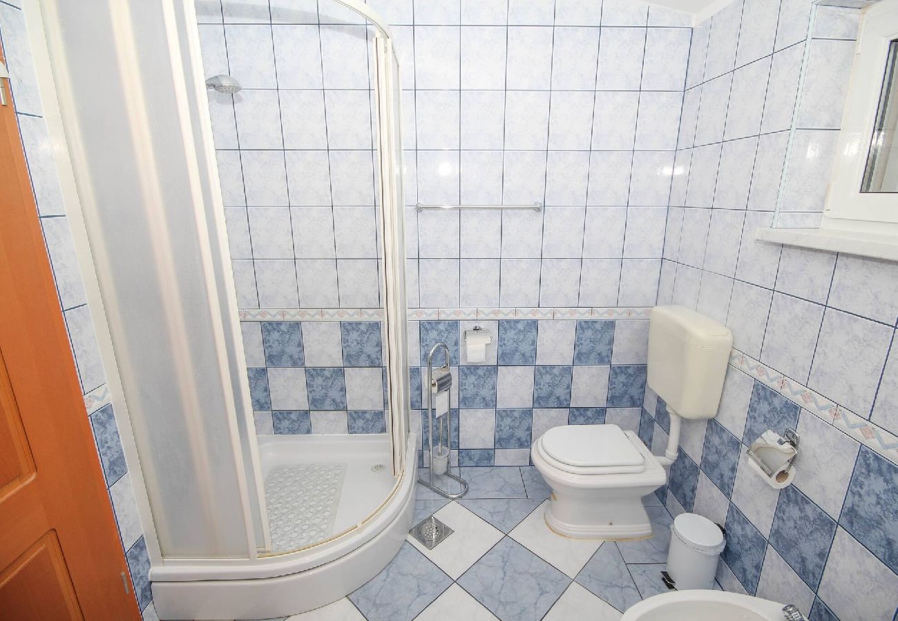 Ferienwohnung in Tribunj - Apartment Mara - Apartment mit zwei Schlafzimmern